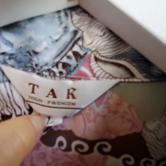 Vintage short sleeve shirt with gorgeous patern, Large Size - Picture 4 of 6